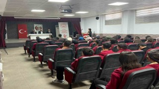 Batmanda şehit aileleri ile gaziler öğrencilerle bir araya geldi