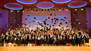 BAU Global ağındaki Berlin International Üniversitesinde mezuniyet coşkusu