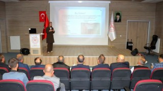 Bayburtta muhtarlara ruh sağlığı ve SAHA eğitimi verildi