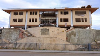 Bayburtta yeni ‘Kültür Merkezi için yıkım çalışmaları başladı