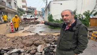 Bayraklıda şiddetli yağış taşkınlara sebep oldu