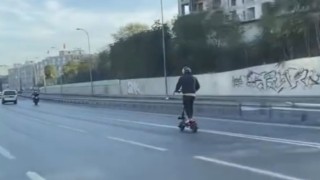 Bayrampaşada elektrikli scooterla tehlikeli yolculuk kamerada