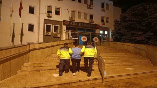 Bebekli otomobili sıkıştırıp kazaya sebep olan maganda tutuklandı