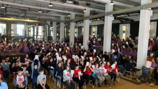 Behiç Ak, Sinoplu minik okurlarla buluştu