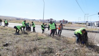 Belediye ekiplerinin temizlik seferberliği sürüyor