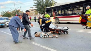 Belediye otobüsünün çarptığı kadın ağır yaralandı