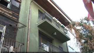 Beşiktaşta çıkan yangında oyuncu Şebnem Bozoklunun evi de hasar gördü