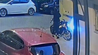 Beylikdüzünde 27 yaşındaki gencin katil zanlısı kapı önünde böyle beklemiş