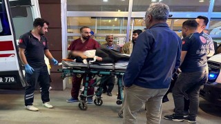 Bıçağı karnına saplayarak ağır yaralandı