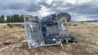 Bilecikte devrilen tanker sürücüsü yaralandı