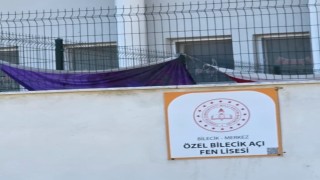 Bilecikte özel okulda Türk bayrağının yerde sürünmesine tepki