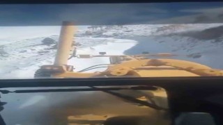 Bingölde mevsiminin ilk karı yağdı: Ekipler hemen harekete geçti