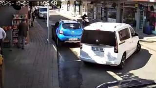 Bingölde motosiklet kazası kameraya yansıdı