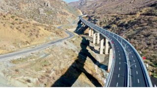 Bitlis-Baykan arası yol çalışmaları tamamlandı