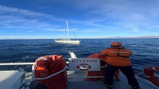 Bodrum Akçalı Adası açıklarında arızalanan yelkenli tekne kurtarıldı