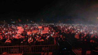 Boluda binlerce kişi, Manga konserinde Cumhuriyet coşkusunu yaşadı