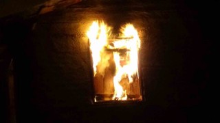 Boluda samanlık alev alev yandı