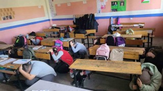 Bolvadinde okullarda deprem ve tahliye tatbikatı