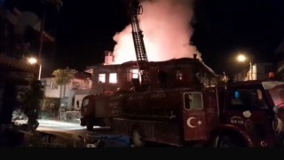 Burdurda 2 katlı evde yangın