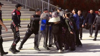 Burdurda deprem tatbikatında öğrencilerin oyunculuğu gerçeği aratmadı