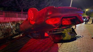 Burdurda otomobil takla attı, dereye düşmekten son anda kurtuldu