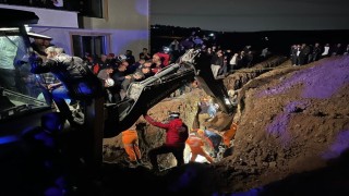 Bursa Büyükşehirden göçük açıklaması: Hane sakinleri kepçeyle çalışma yaparken meydana gelen göçükte kalan 2 kardeş hayatını kaybetti