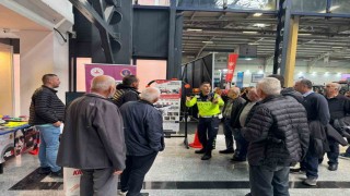 Bursa Tarım ve Hayvancılık Fuarında jandarmadan traktör sürücülerine trafik eğitimi