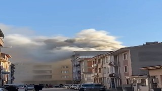 Bursada 5 katlı binanın çatısında yangın