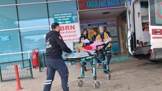 Bursada demir kapının altında kalan 9 yaşındaki çocuk ağır yaralandı