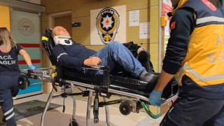 Bursada hafif ticari araç tırla çarpıştı: 2 yaralı