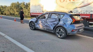 Bursada kamyon otomobille çarpıştı: 1 yaralı