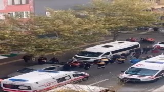 Bursada kaygan yolda dengesini kaybeden kurye düştü