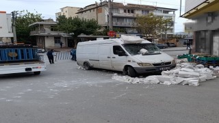 Bursada lodos: Otomobilin üzerine ağaç devrildi, o anlar kameraya yansıdı