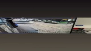 Bursada otobüs ve kamyonetin altında kaldılar