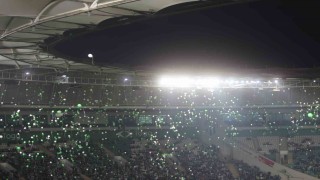 Bursaspor taraftarları minik Çağan Atanın mücadelesini kutladı