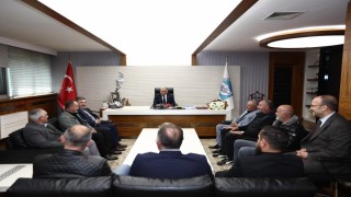 Büyükkılıç, hal esnafını makamında ağırladı