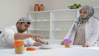 Büyükşehir özel gereksinimli bireyleri açtığı kurslarla topluma kazandırıyor