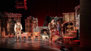 Büyükşehir Şehir Tiyatrosundan unutulmaz prömiyer