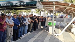 Cami çıkışında evlerinin önünde öldürülen karı-koca toprağa verildi