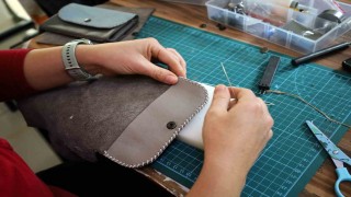 Camili SAMEKte bir ilk: Deri aksesuarları dersi başladı