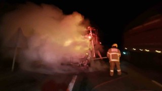 Çanakkale-Bandırma Karayolunda gece saatlerinde araç yangını