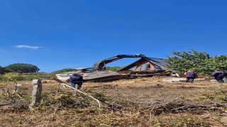 Çanakkalede 16 kaçak yapı yıkıldı