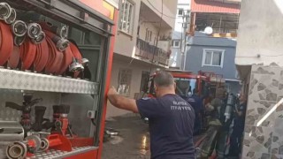 Çatı katında çıkan yangın paniğe neden oldu
