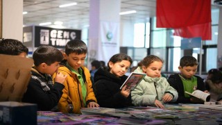 Çayırovayı kitap kokusu saracak