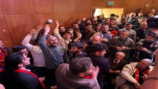 CHP İl Kongresinde yumruklar havada uçuştu