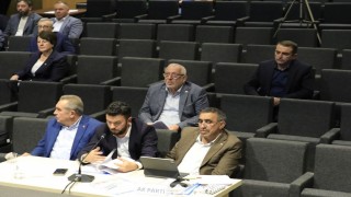 CHPli Başkan Tanju Çelikin, belediyenin maaş paralarını SGKnın istediği yönündeki sözlerine yalanlama