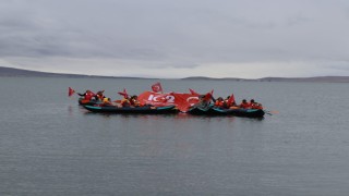 Çıldırda Cumhuriyet kano gösterisiyle kutlandı