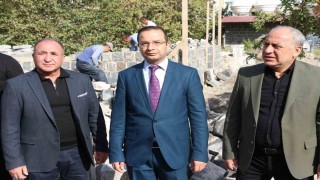 Cizre'de Abdaliye Medresesinin yıkılan tarihi duvarı yeniden inşa ediliyor