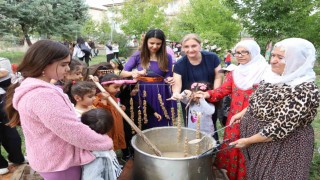 Çocuklara festivalde geleneksel üretim kültürü tanıtıldı