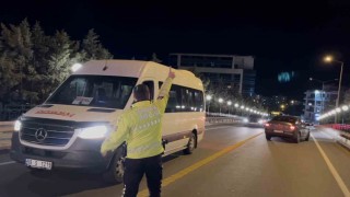 Çorluda alkollü kadın sürücü kaza yaptı, trafik felç oldu